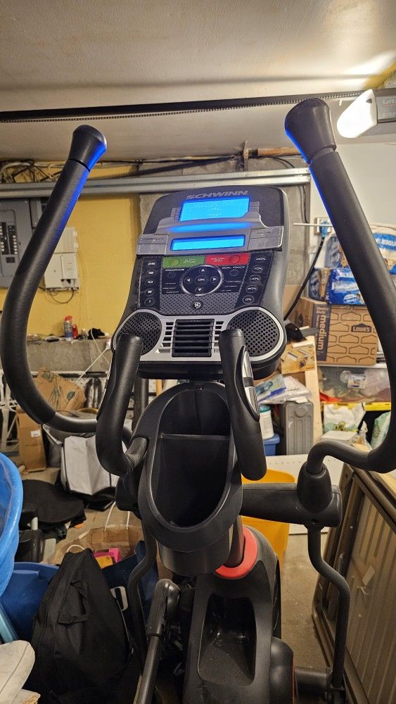 Schwinn 470 Journey 4.5 Precision Path Elliptical for Sale in