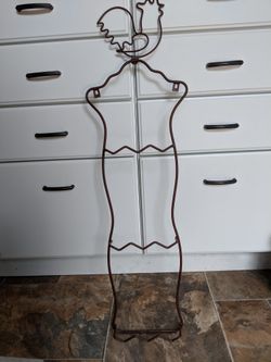 Rooster plate holder