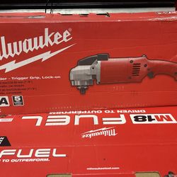 MILWAUKEE CORDED 13A  7”/9” SANDER - TRIGER GRIP,LOCK - ON   New  (( Corded  Sander)) Read Below