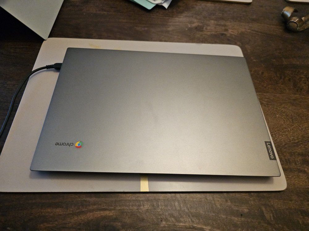 Lenovo Chromebook Laptop 4gb RAM 64gb SSD - 15 Inch