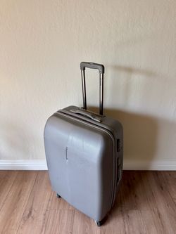 Large 28” Hardshell Rolling Luggage