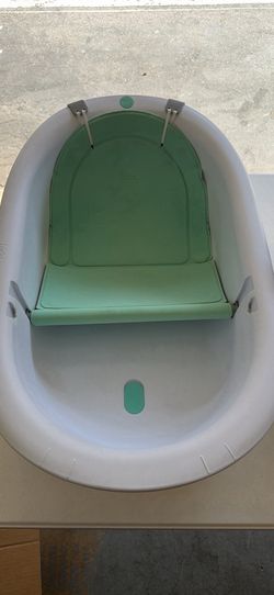 Frida Baby 4 in 1 baby bath tub!