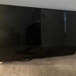 43” Insignia TV w/ mount included