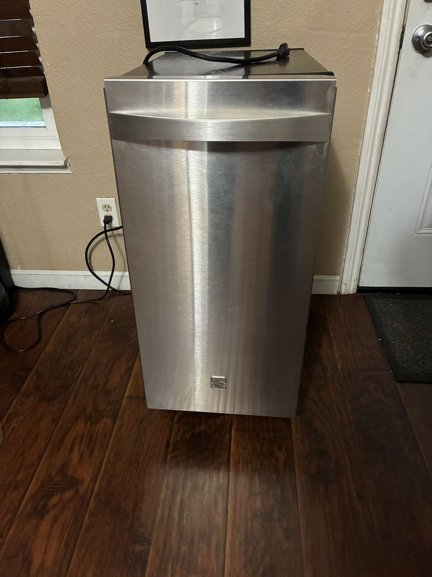 Kenmore Elite Ice Maker