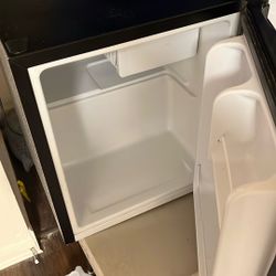 Mini Fridge 