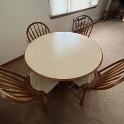 Solid and stylish wooden table, oak with four chair