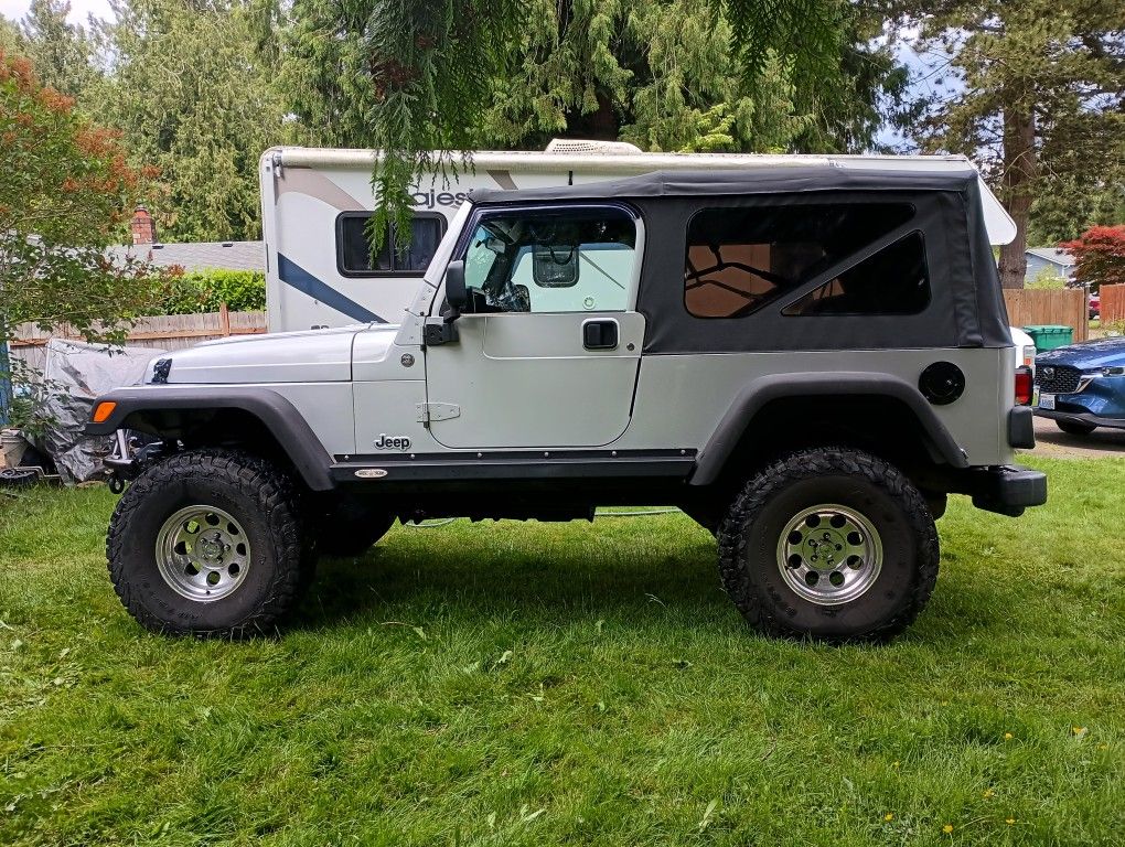 2006 Jeep Wrangler Unlimited LJ Silver