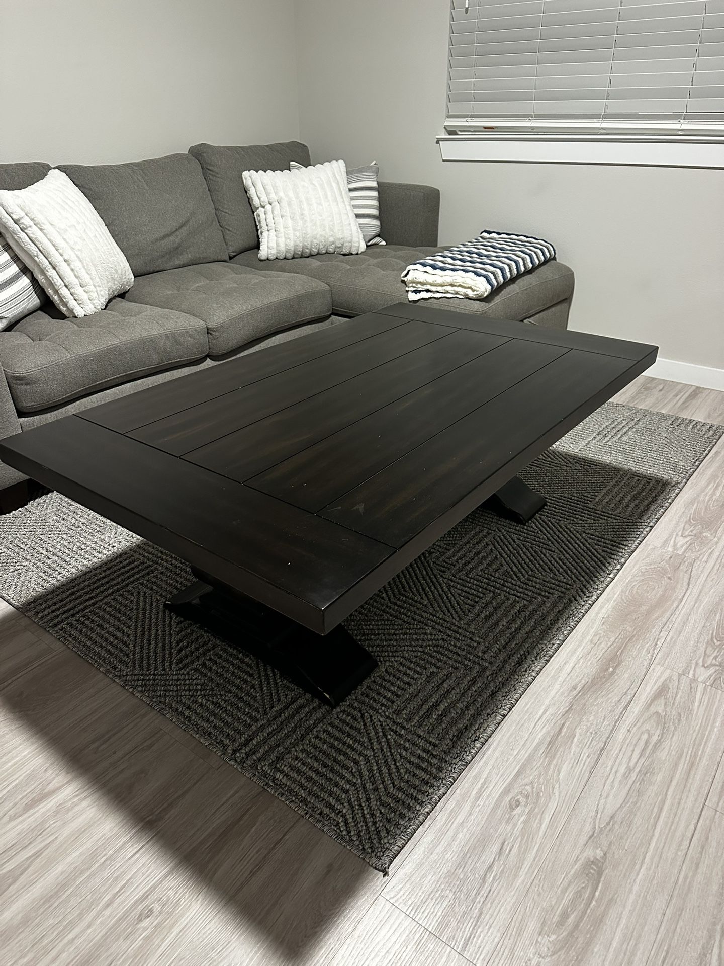 Coffee Cocktail Table With 2 End Tables