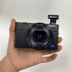 95%NEW-Sony RX100 20.2 MP 3.6 x Compact Digital Camera w/Charger & Card&Battery