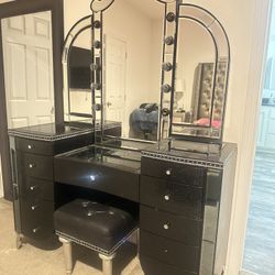 Aico Furniture Hollywood Swank Upholstered Vanity-Black Iguana