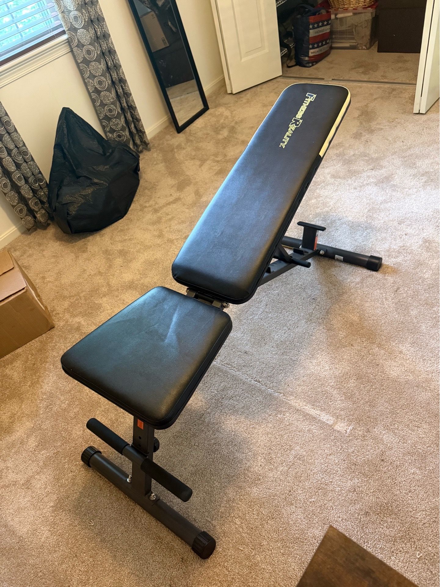 Weight lifting bench