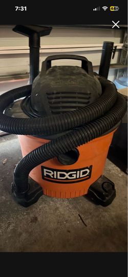 RIDGID Wet/Dry Shop Vacuum with Hose