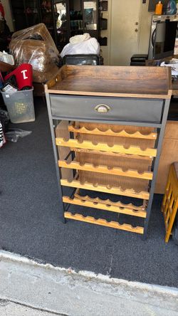 Wine cabinet
