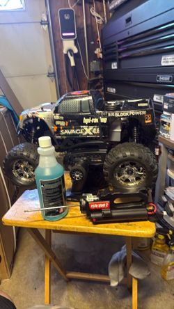 Hpi Savage x 4.6 Monster Rc truck