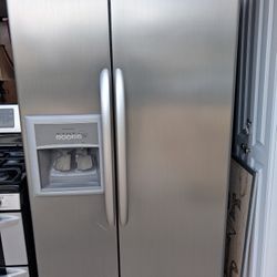 Refrigerator!  Must Go!