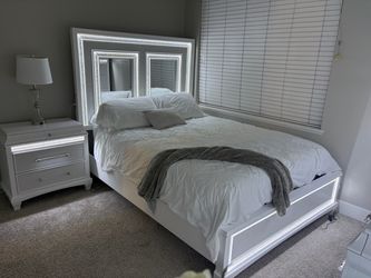 GLAM LED 4 piece bedroom set