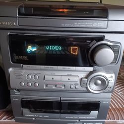 Aiwa Stereo And Sony Turntable 