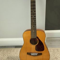 Yamaha Acoustic Guitar 