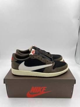 Travis Scott Size 8.5 Low Mocha