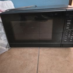 Mainstays 1.1 CU Foot 1000 Watt Microwave