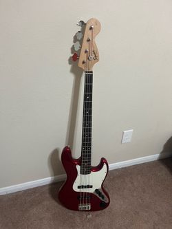 Squier Jazz Bass by Fender – Metallic Red – Great Starter Bass