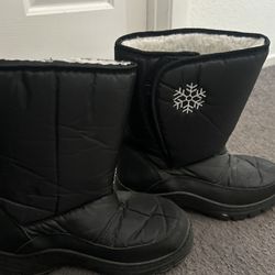 Women’s Snow Boots Sz7