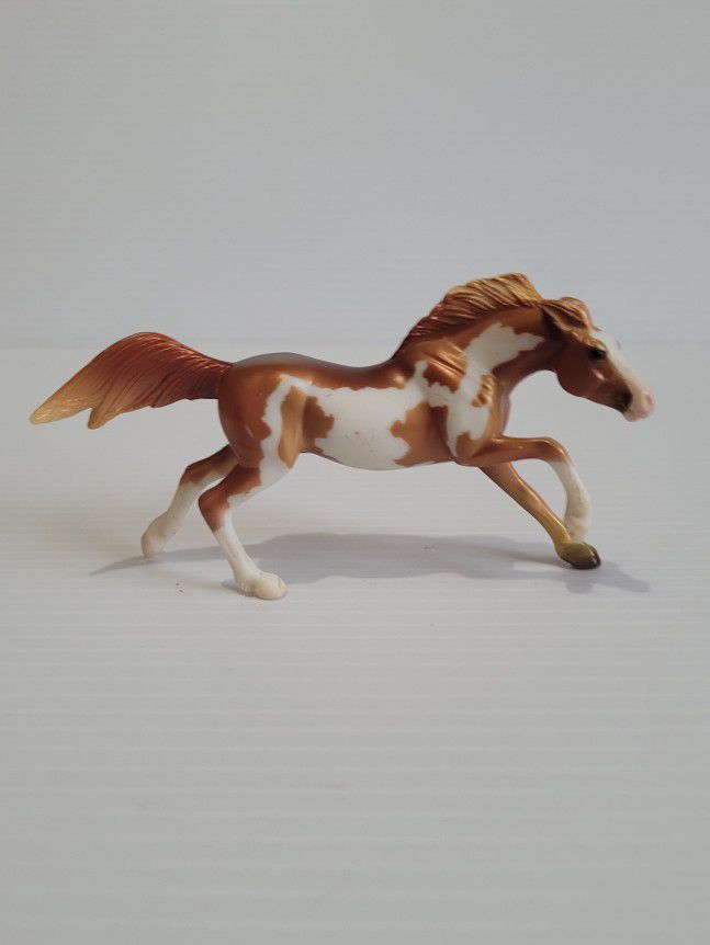 Breyer Stablemate running Mustang Horse Gloss 2.5"