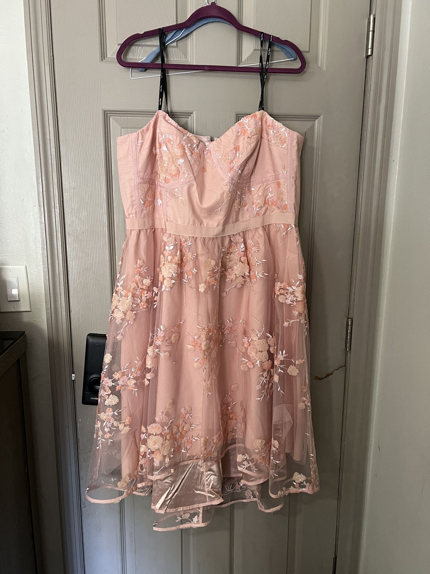 City chic pink dress