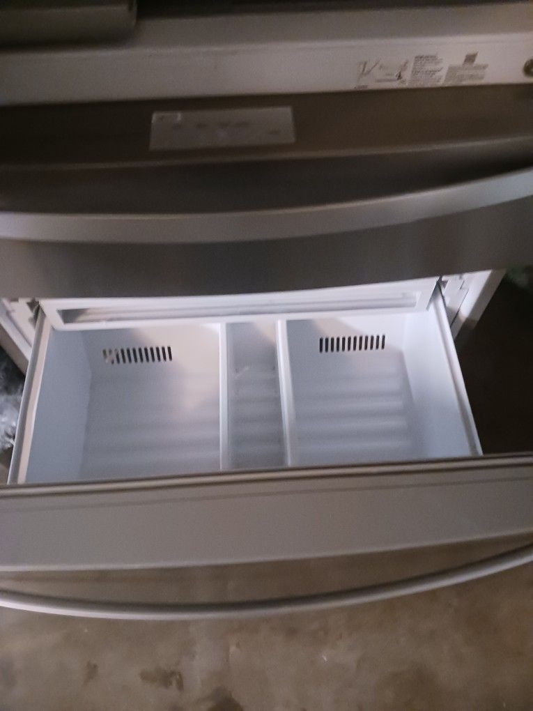 Like New 4 Door Whirlpool Frige 550 Obo