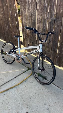 Chase 20 inch bmx bike