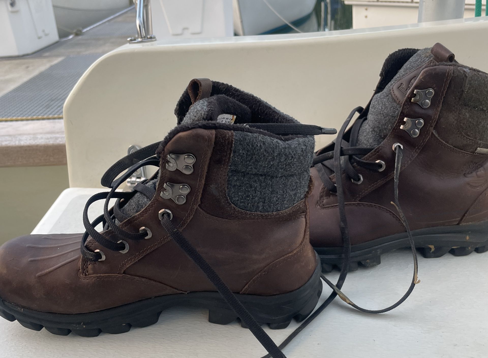 Timberland Hiking Boots. Men’s Size 10 - $40 (La Connor)