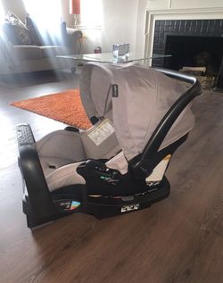 Evenflo Car seat with base