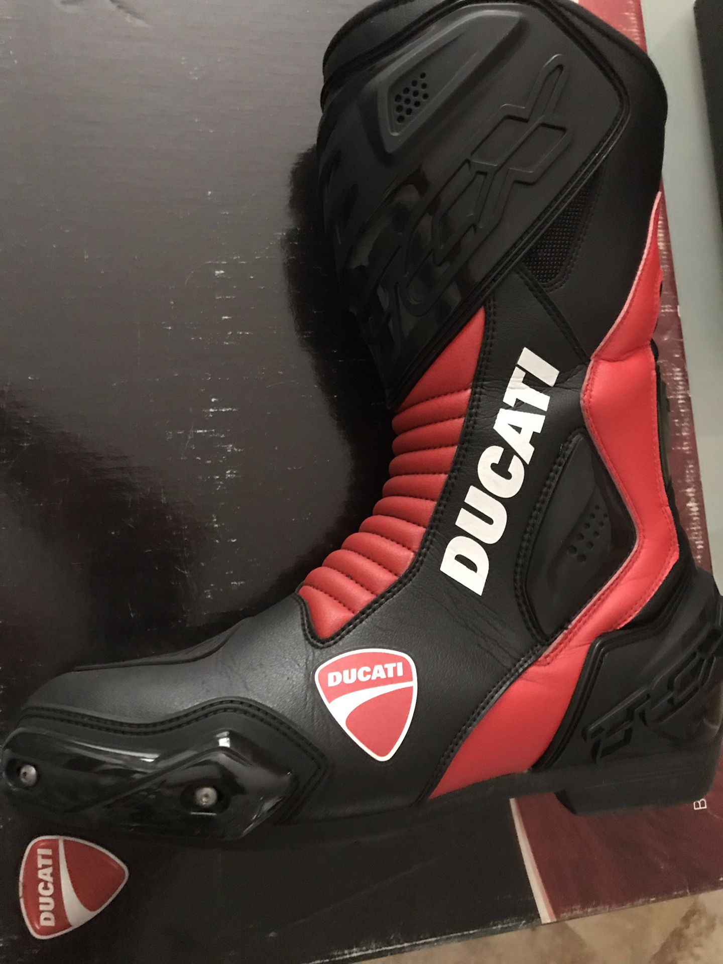 Ducati motorcycle boots armour protection Euro Size 42 USA 9 med