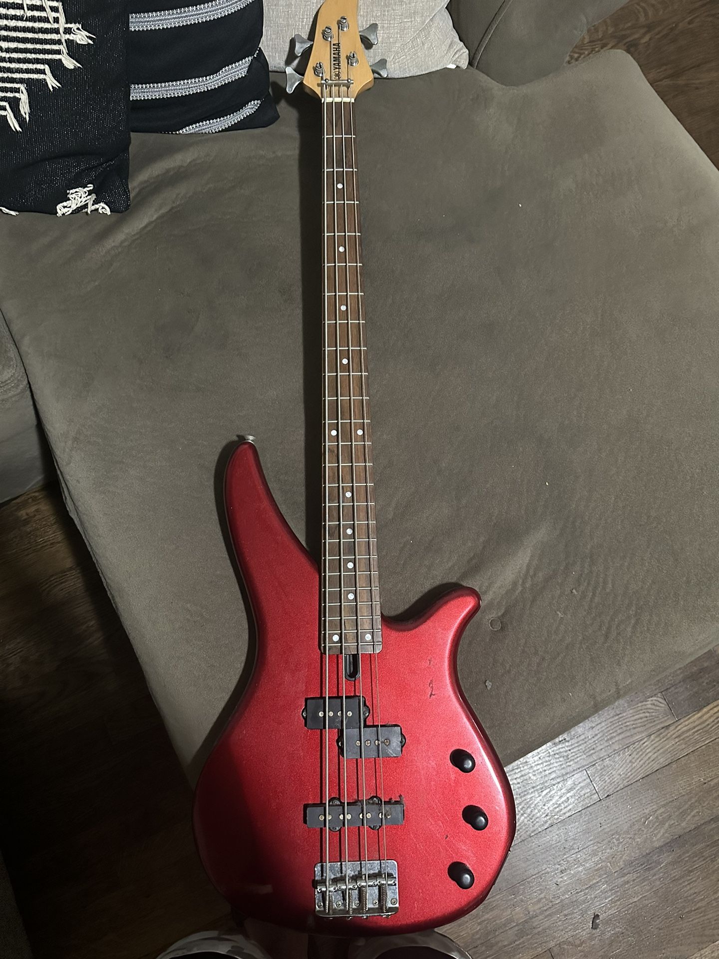 Hot Rod Red Yamaha bass rbx 170