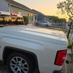 Bed Cover For Silverado Or Gmc Sierra 