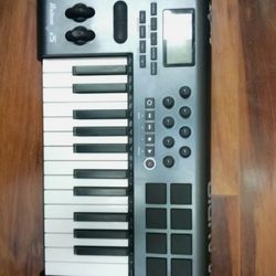 M-Audio AXIOM 25 Advanced 25 Key Semi Weighted USB MIDI Keyboard Controller