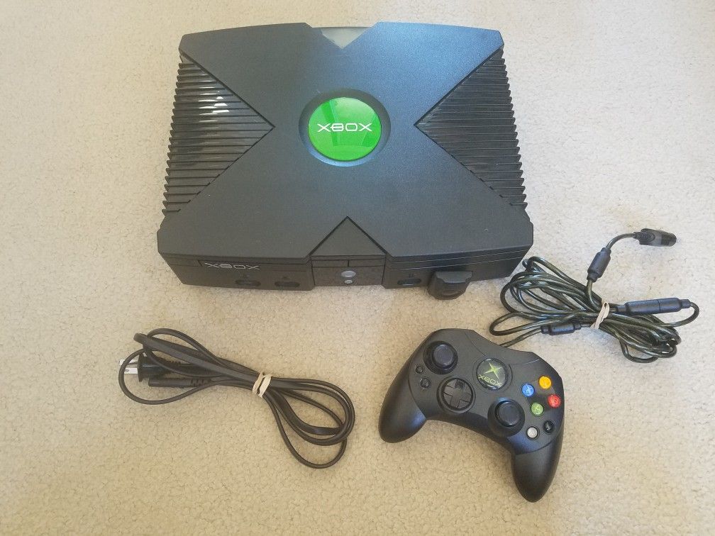 Original Xbox Console and Controller