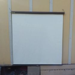 60  ×  61    Projector   Screen 