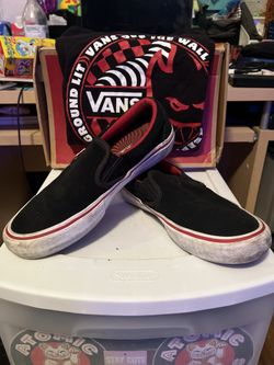 BUNDLE: Vans x Spitfire Slip-On Pro B/W/Red (Men’s 7.5 Women’s 9) + Black/White/Red T-Shirt (Adult Medium)