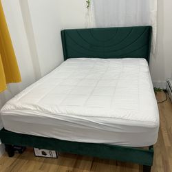 Queen Sized Emerald Green Bed Frame