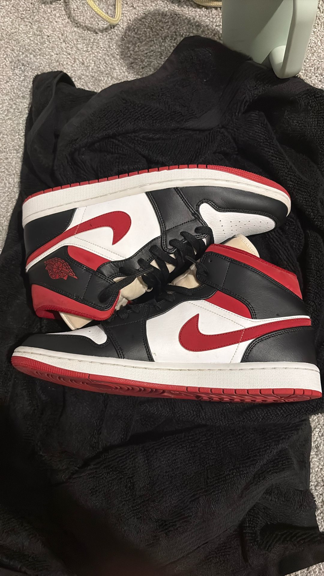 Air Jordan 1 Black Gym Red 