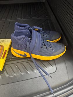 Nike Kyrie 2 Basketball Shoes Navy Yellow