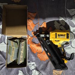 DEWALT DCN692 20-Volt MAX XR Brushless 2-Speed 30° Framing Nailer 