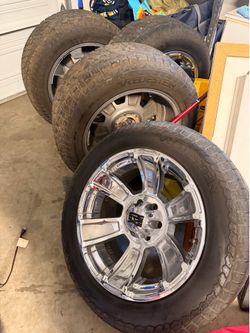 20x9 Chrome KMC XD Wheels Vredestein Pinza AT 275/55R20 117H – Full Set