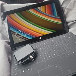 Windows Surface Pro 3 + Charger + Keyboard 