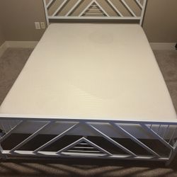 Queen Bed & New Mattress 
