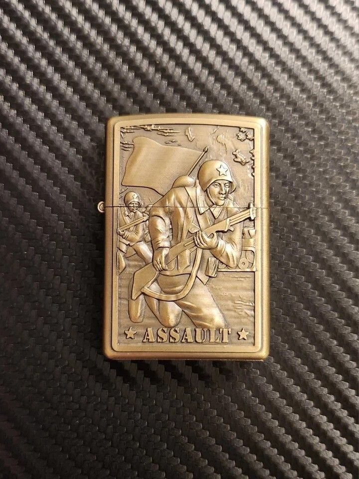 3D Carved Assault Soldier(Rush Strike Attack Invasion) Lighter, Windproof