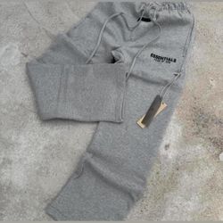 🔥 FEAR OF GOD ESSENTIALS DARK OATMEAL FLEECE PANTS – SIZE S