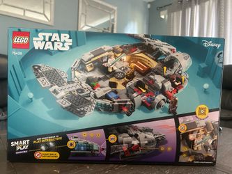 LEGO Star Wars Millennium Falcon Set #75426 (885 pieces)
