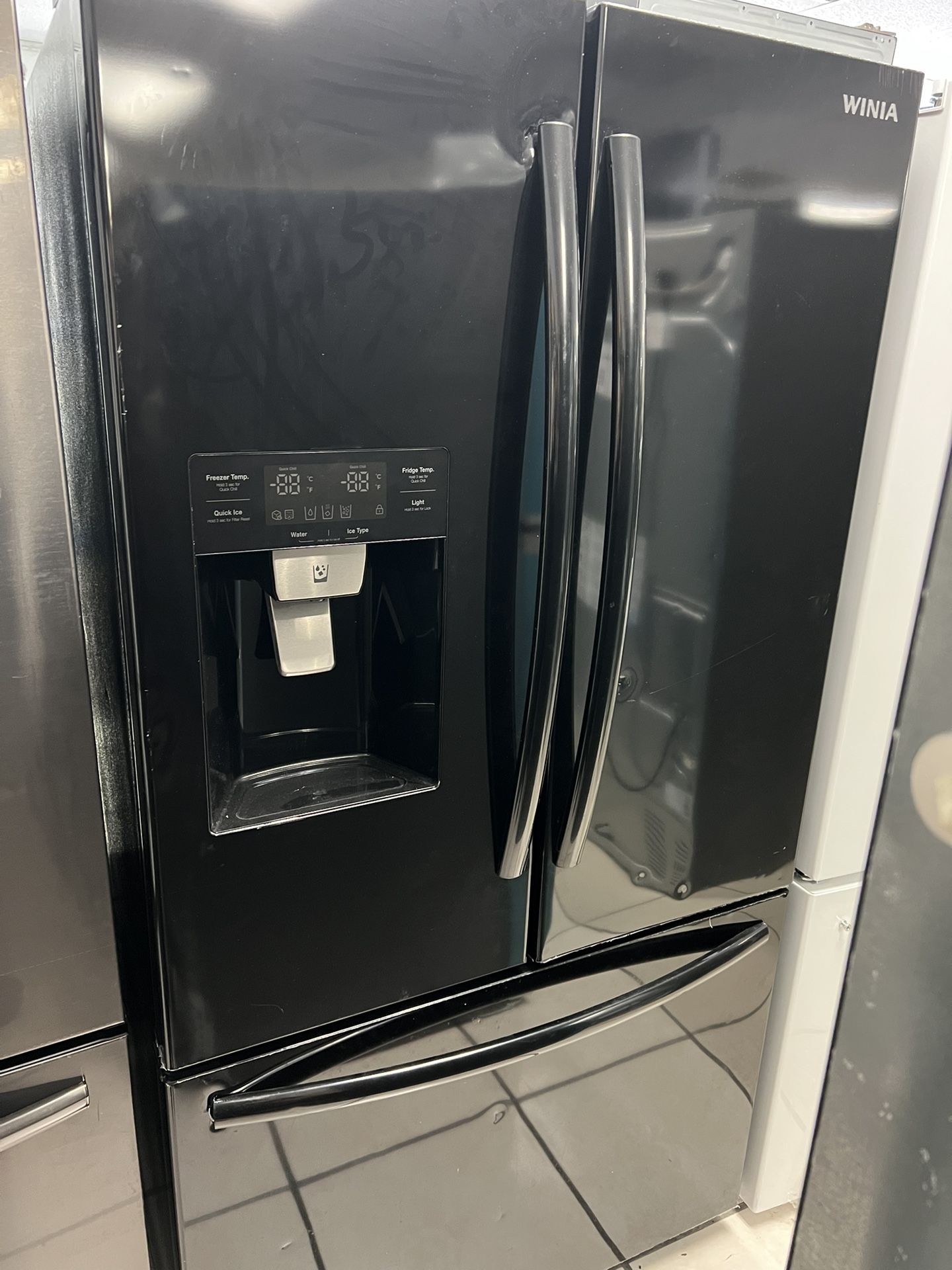 Winia refrigerator